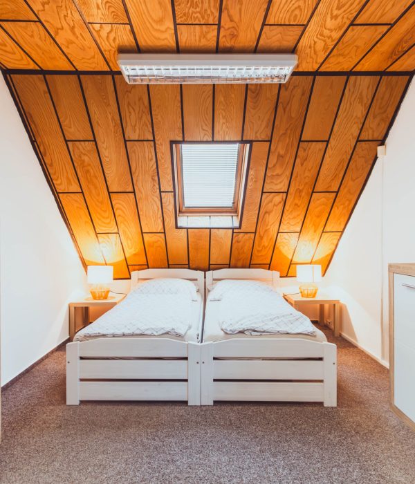 Manželská postel, ubytování U Ztraceného potoka