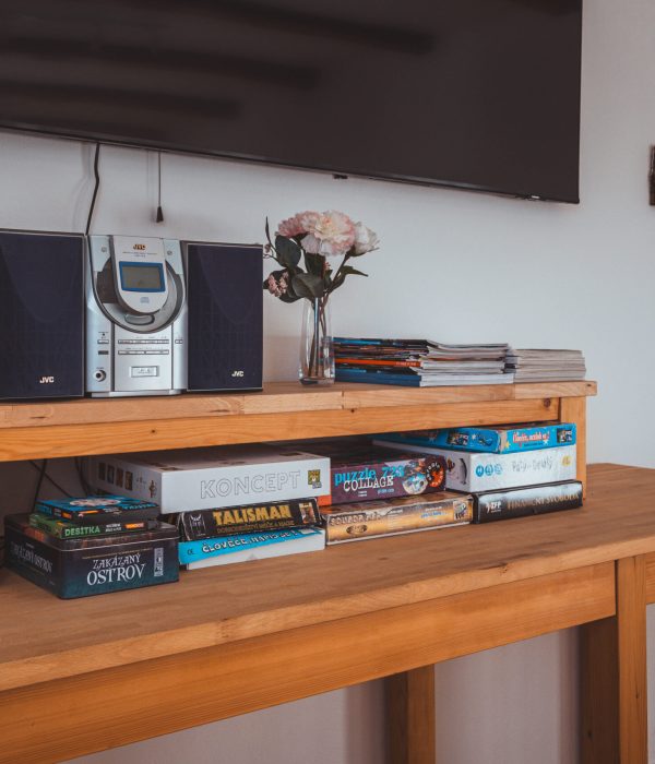 Společenské hry k dispozici